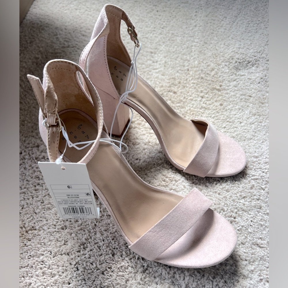NWT a new day heels size 6.5